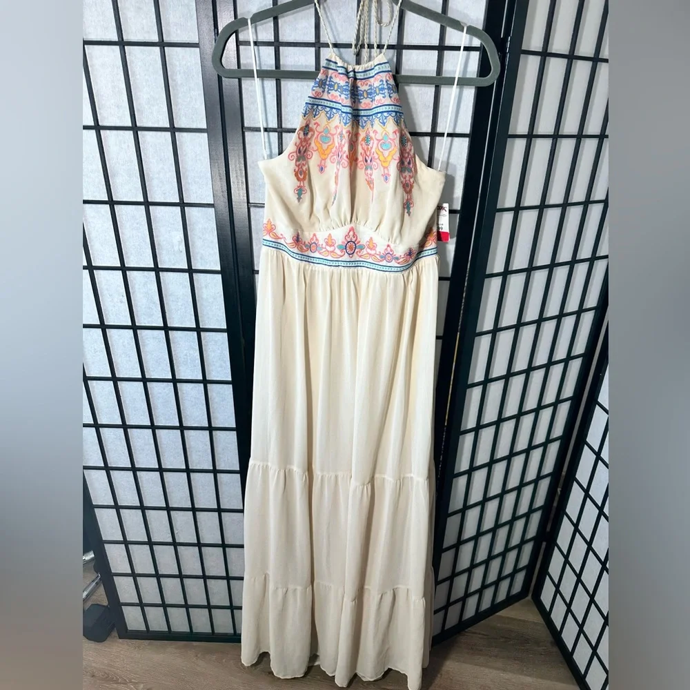 Boho Embroidered Cream Feminine Halter Maxi Dress Size M - Picture 1 of 8
